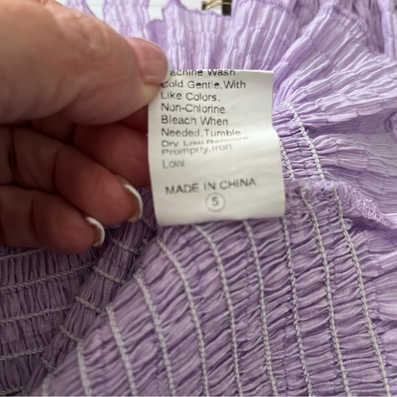 SMOCKED CROPPED TOP IN LAVENDER - Picture 11 of 12